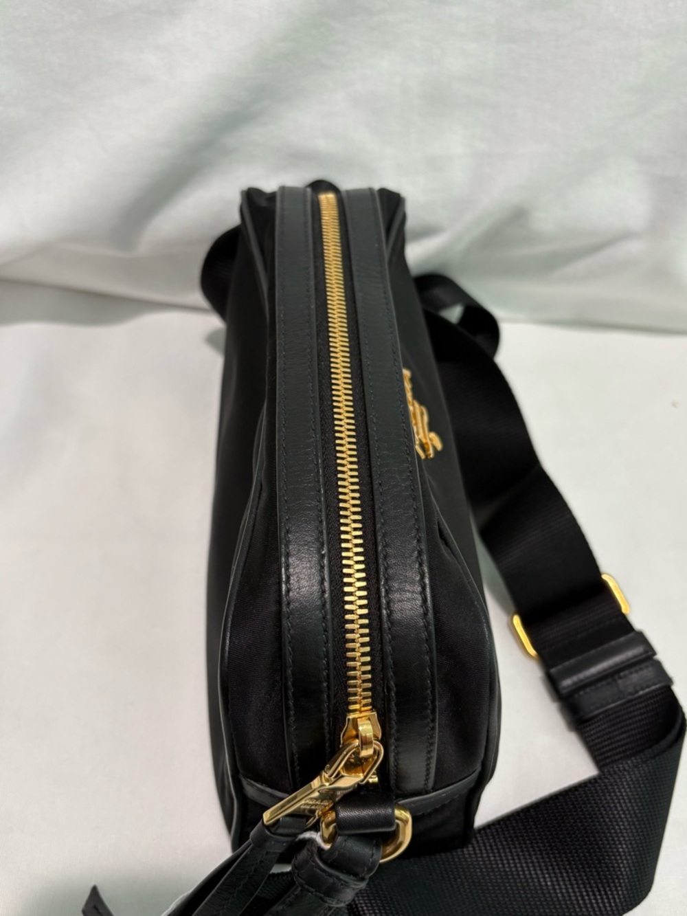 Authentic Prada black crossbody camera bag with cards - Picture 4 of 13